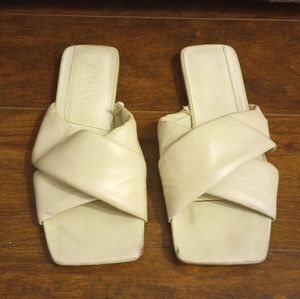 Zara Puff slides in cream color